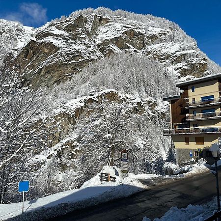 Apartments Les Crouses Valtournenche Exterior photo